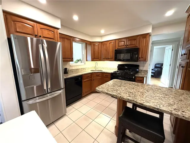 9513 Saratoga Dr gallery image 11