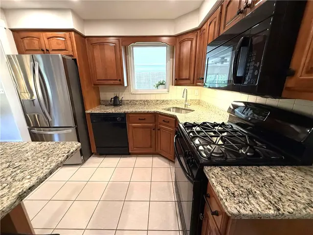 9513 Saratoga Dr gallery image 14