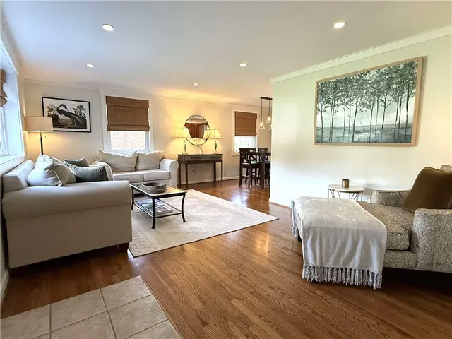 9513 Saratoga Dr gallery image 21