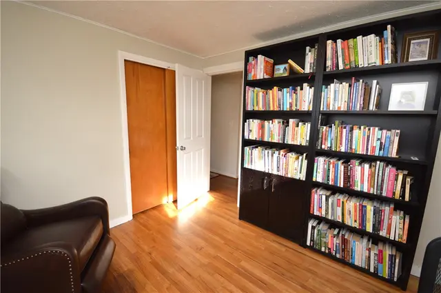 9513 Saratoga Dr gallery image 27