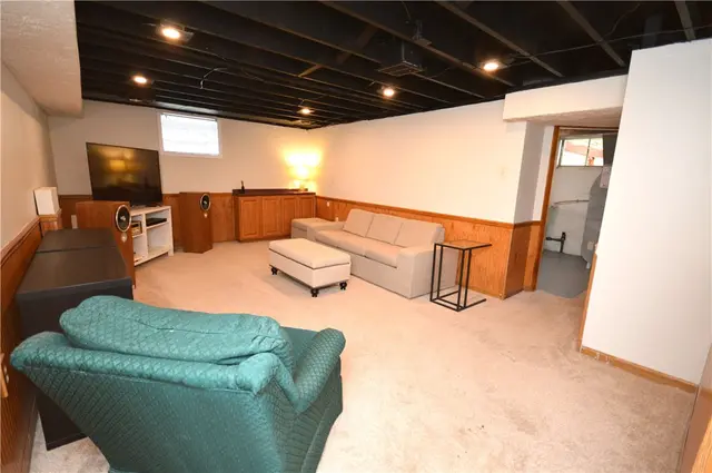 9513 Saratoga Dr gallery image 34