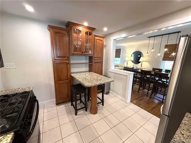 9513 Saratoga Dr gallery image 36