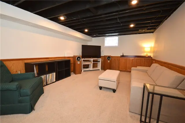 9513 Saratoga Dr gallery image 39