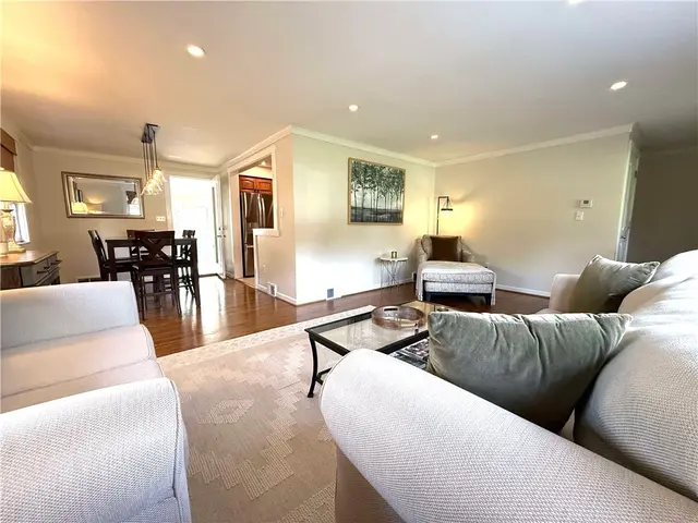 9513 Saratoga Dr gallery image 48