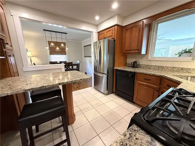 9513 Saratoga Dr gallery image 49