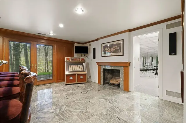 956 Blackburn Road gallery image 29