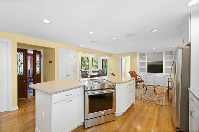 956 Blackburn Road gallery image 34