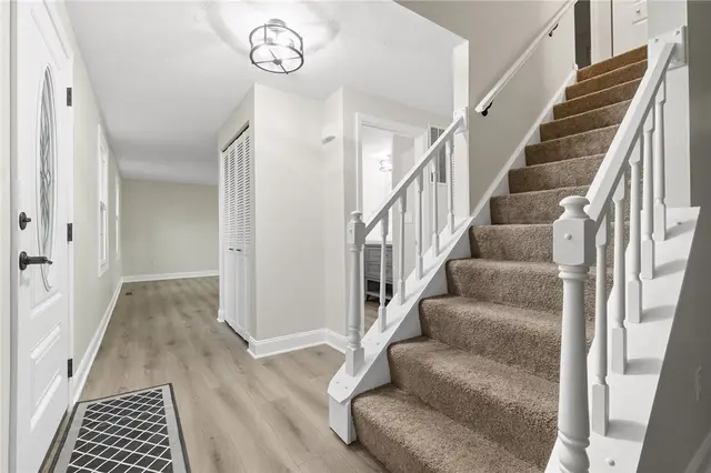 9574 Toft Ct gallery image 3