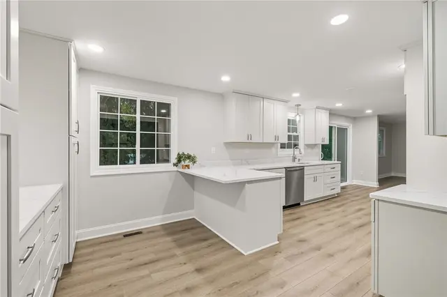 9574 Toft Ct gallery image 9