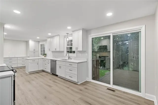 9574 Toft Ct gallery image 23