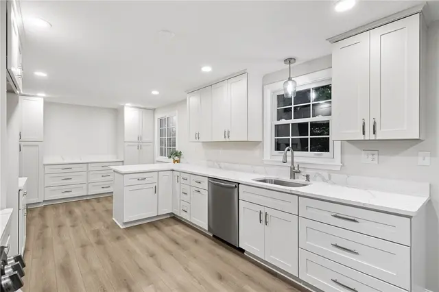 9574 Toft Ct gallery image 33