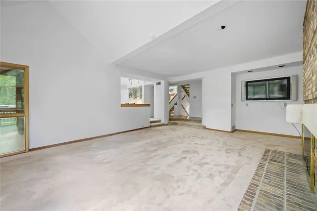 958 Blackburn Road gallery image 8