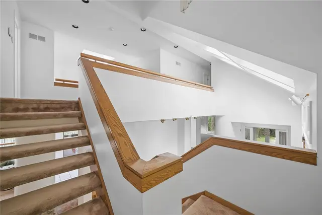 958 Blackburn Road gallery image 25
