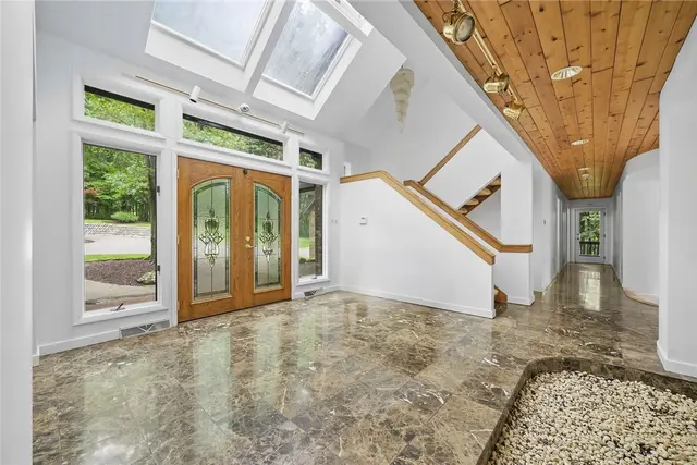 958 Blackburn Road gallery image 49
