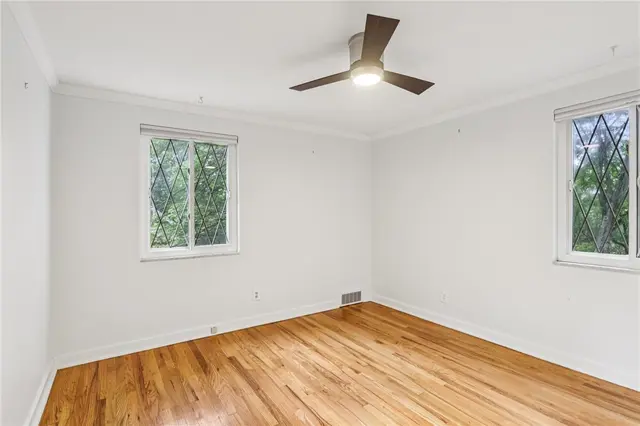 96 Link Ave gallery image 3