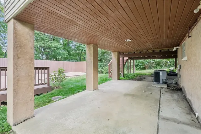 96 Link Ave gallery image 4