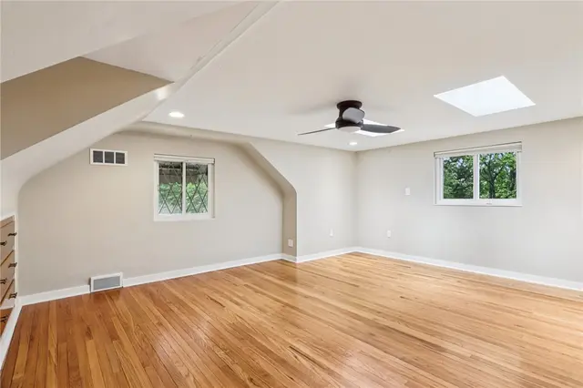 96 Link Ave gallery image 8