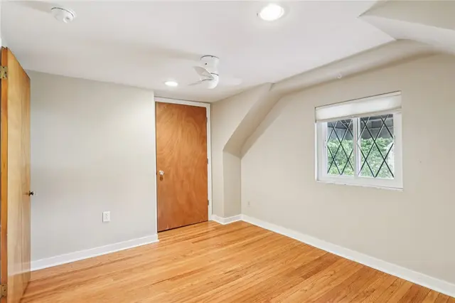 96 Link Ave gallery image 26