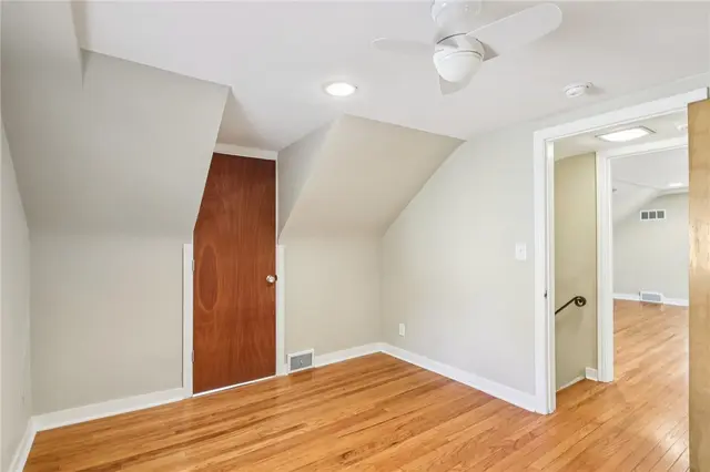 96 Link Ave gallery image 31