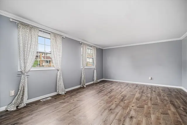 960 Broad Meadow Dr gallery image 5
