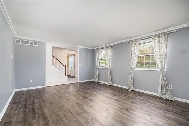 960 Broad Meadow Dr gallery image 6