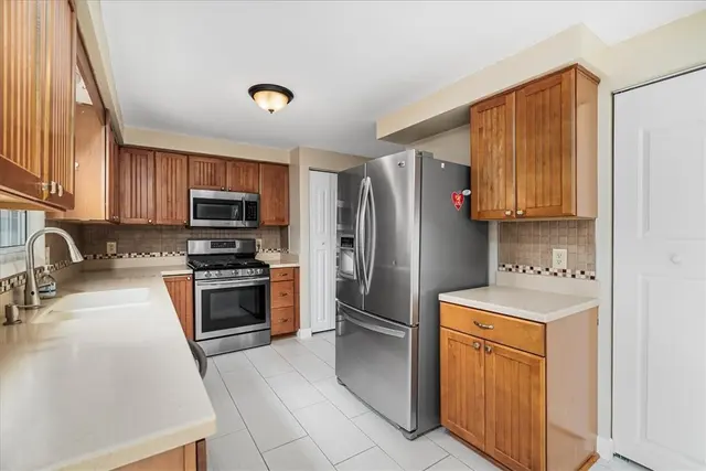 960 Broad Meadow Dr gallery image 7