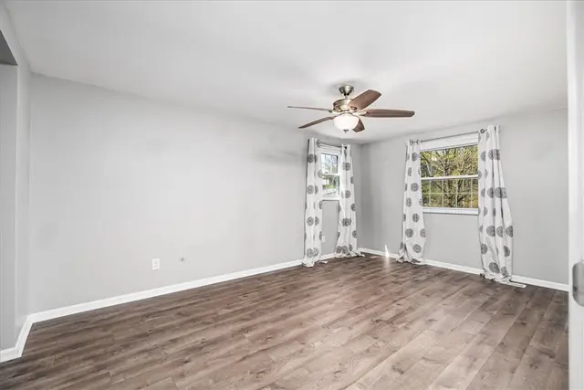 960 Broad Meadow Dr gallery image 24