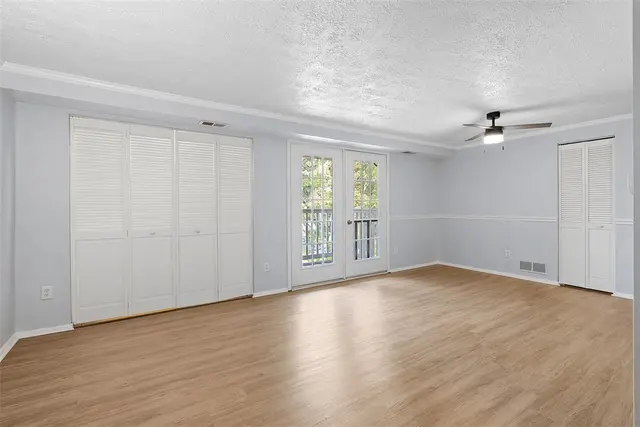 976 Wood Hollow gallery image 9