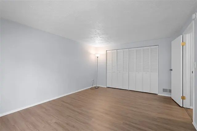 976 Wood Hollow gallery image 12