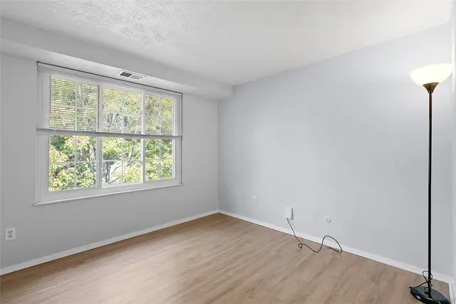 976 Wood Hollow gallery image 14