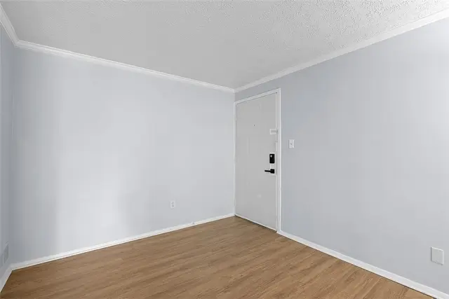976 Wood Hollow gallery image 17