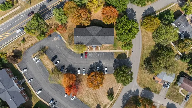 976 Wood Hollow gallery image 22