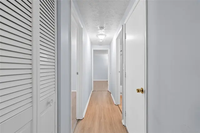 976 Wood Hollow gallery image 26