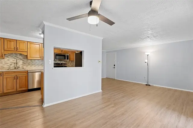 976 Wood Hollow gallery image 30