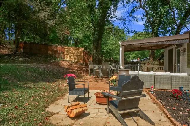 98 Buckhill Rd gallery image 3
