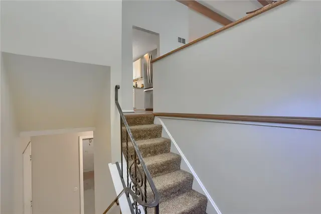 98 Buckhill Rd gallery image 4