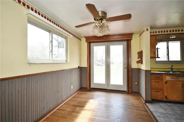 98 Reel Ave gallery image 8