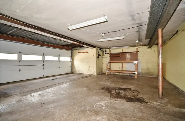98 Reel Ave gallery image 21