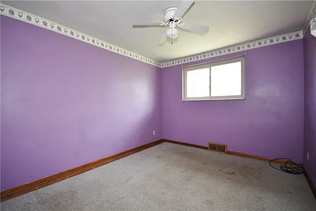 98 Reel Ave gallery image 22