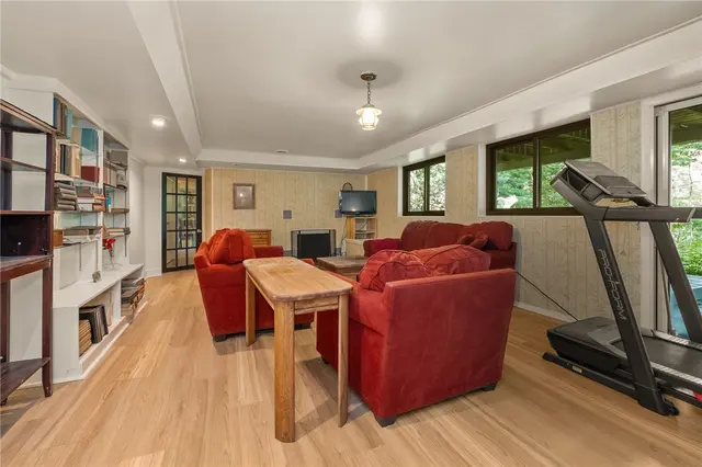 9824 Brant Ave Ext gallery image 32