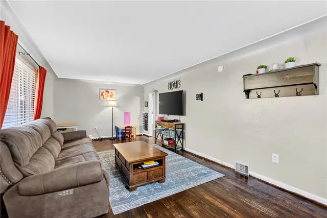 9860 Neuhart Blvd gallery image 8
