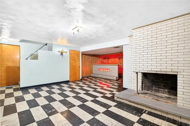 9885 Neuhart Blvd gallery image 22