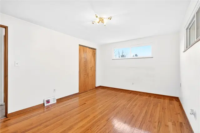 9885 Neuhart Blvd gallery image 27