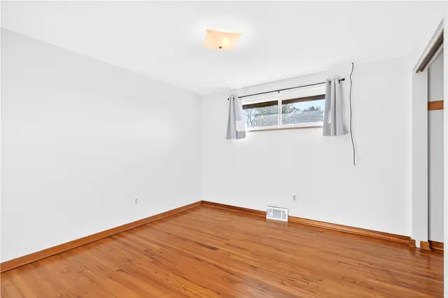 9885 Neuhart Blvd gallery image 46