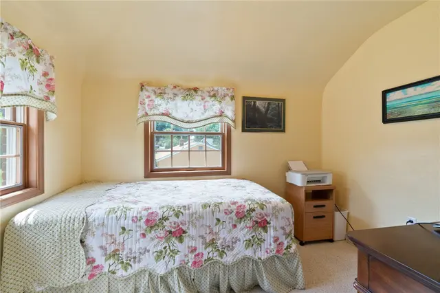 992 Willow Dr gallery image 13