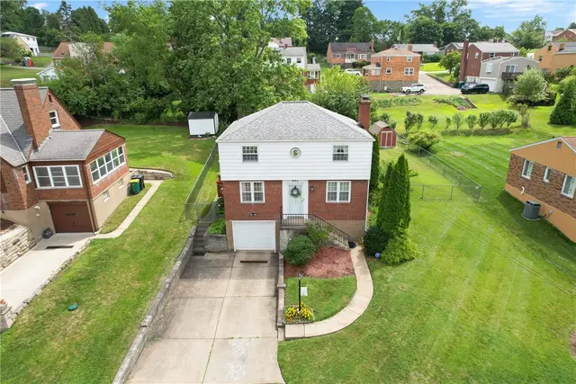 992 Willow Dr gallery image 17