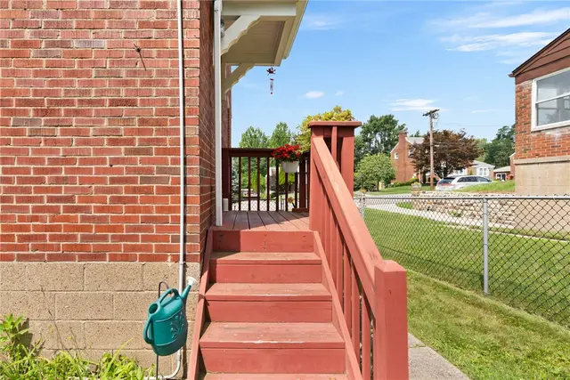 992 Willow Dr gallery image 20
