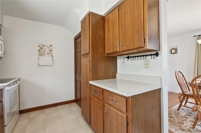 992 Willow Dr gallery image 22