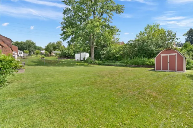 992 Willow Dr gallery image 27